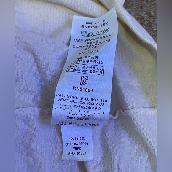 Patagonia women’s yellow lightweight logo mountain T-shirt size small - Picture 6 of 6